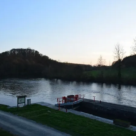 Ecluse Le Port, Etape Velofrancette Bed & Breakfast Sace